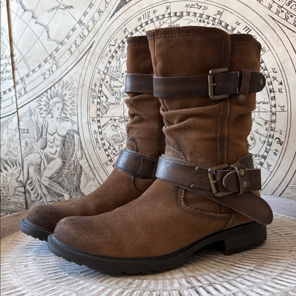 Earth Everwood Women's Brown Suede Ankle Boots with Buckle Straps Zip Up